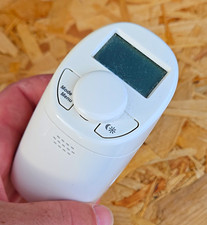 Radiator Thermostat Model M White Digital