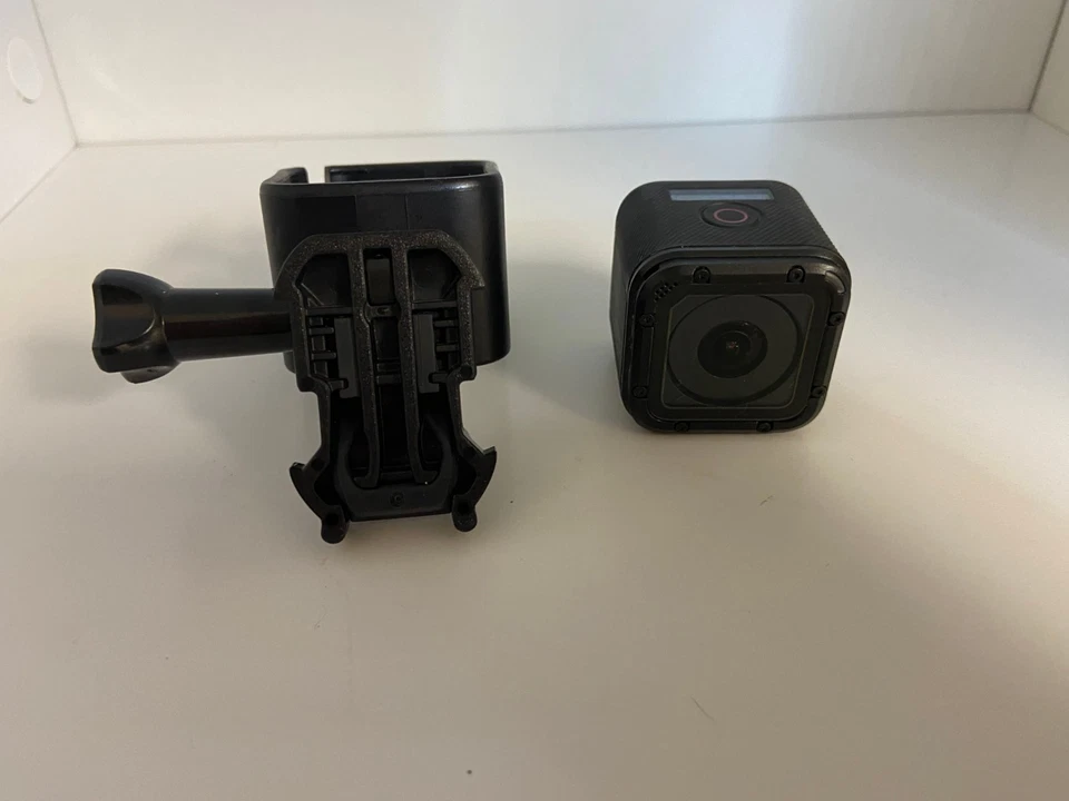 GoPro HERO Session 8MP HD Action Camera Black w/ Frame Mount – Used - Image 3 of 4