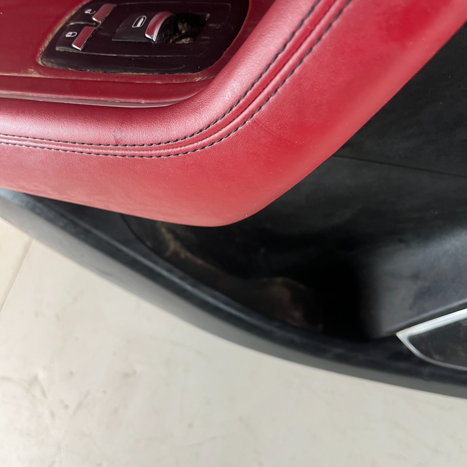 2017-2020 MASERATI LEVANTE REAR LEFT DRIVER SIDE DOOR TRIM PANEL BLACK STITCHING