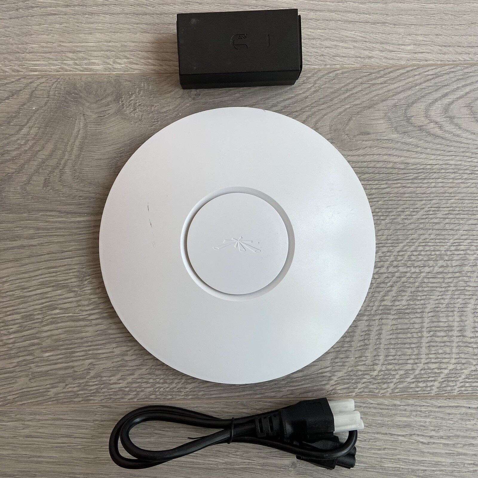 Ubiquiti UniFi AP (UAP) Wireless Access Point Indoor With PoE Injector