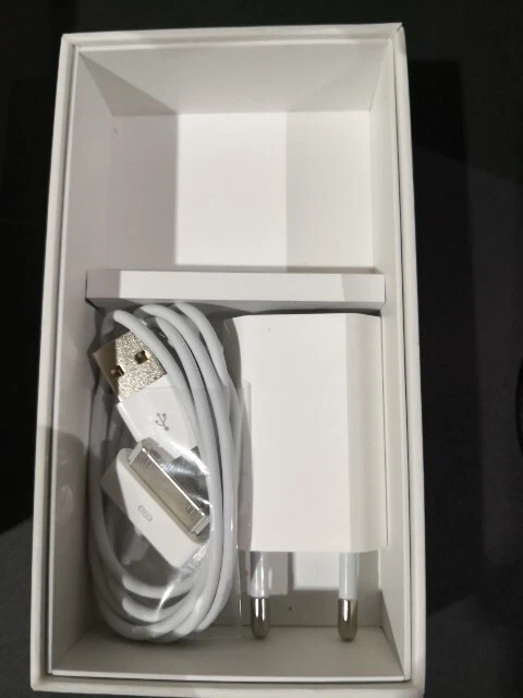 Apple iPhone 4s 8GB Black  Nuovo ORIGINALE Rimanenza di Magazzino - Immagine 4 di 4