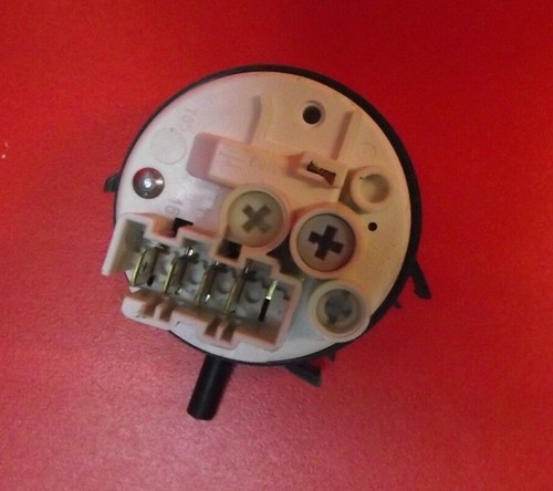 Waschmaschine HOTPOINT BHWM129 UK DRUCKSCHALTER