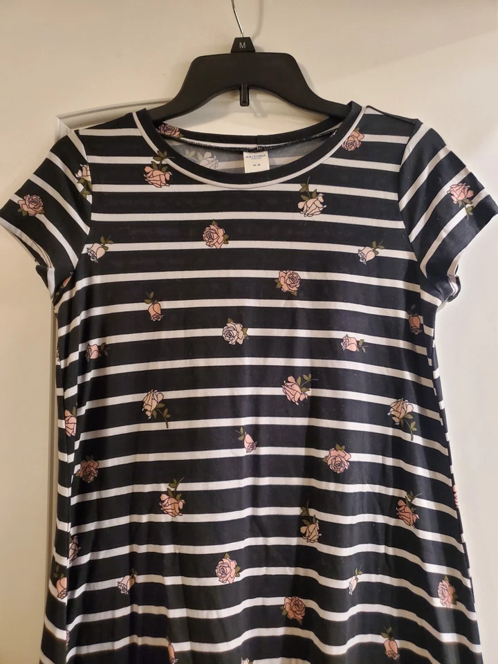 Vestido negro con rayas blancas y estampado de flores Niñas Talla 16 Foto 2 de 4