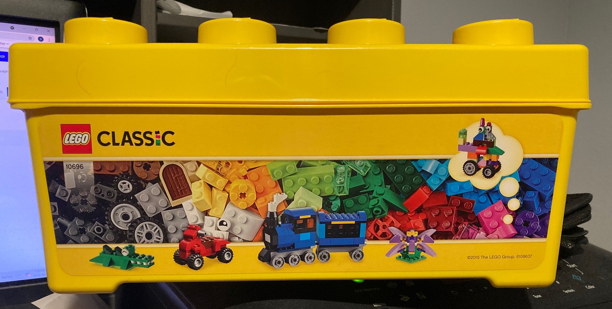 Lego CLassic 484 Piece Set #10696 - Brick Box - Open Box
