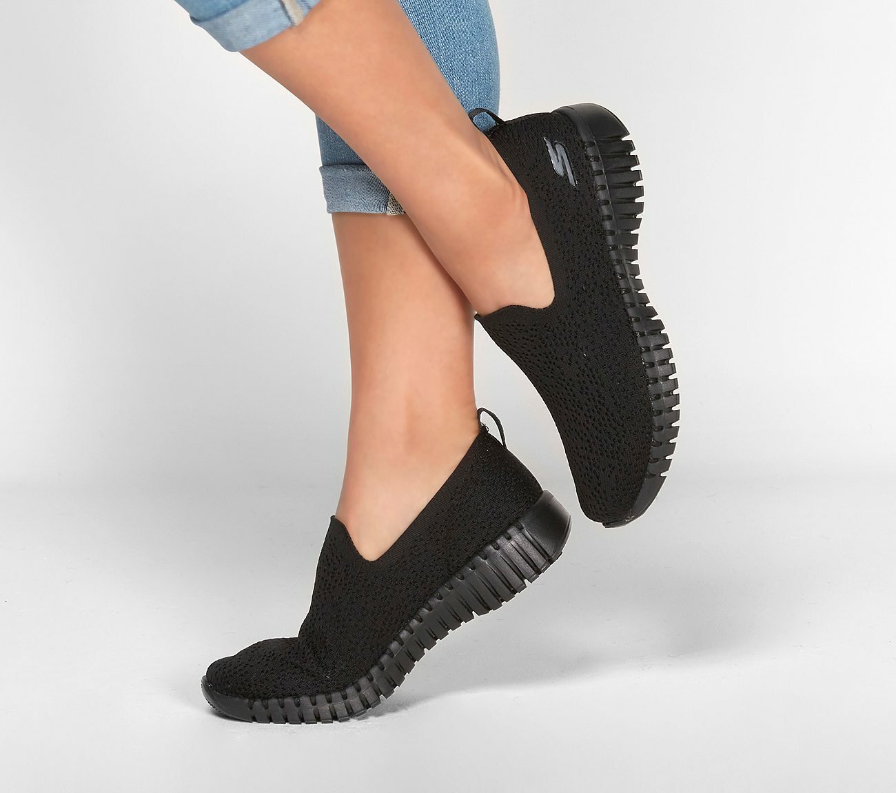 13533 BBK Skechers Women Go Walk Toasty 