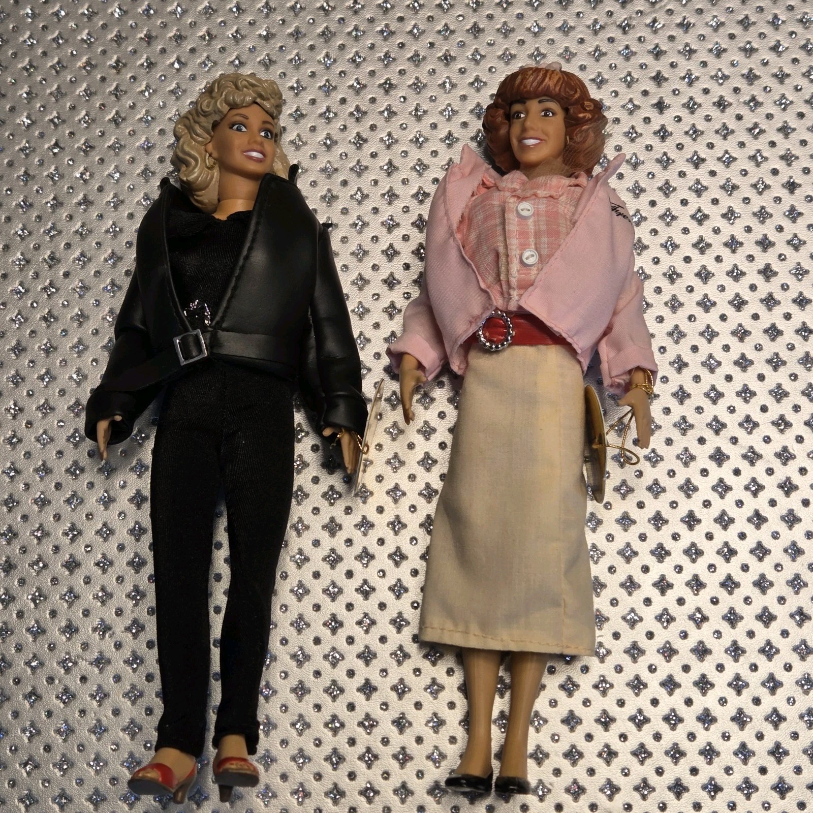 Lote de 2 muñecas posables Grease 20 aniversario Bad Sandy Frenchy estreno exclusivo nuevas sin caja