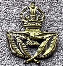 Royal Air Force : Warrant Officer's Brass King's Crown Cap Badge with lugs