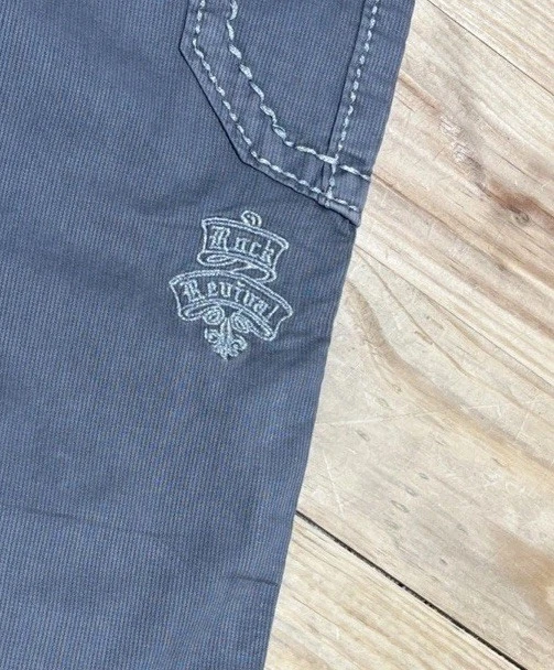 Новые с ярлыками серые укороченные брюки Rock Revival 28 с фирменными карманами - Изображение 2 из 4