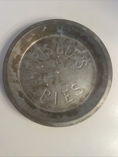 Vtg 1940’s Frisbies Frisbees Pies Pie 6 Hole Pie Tin Plate Frisbee Disc