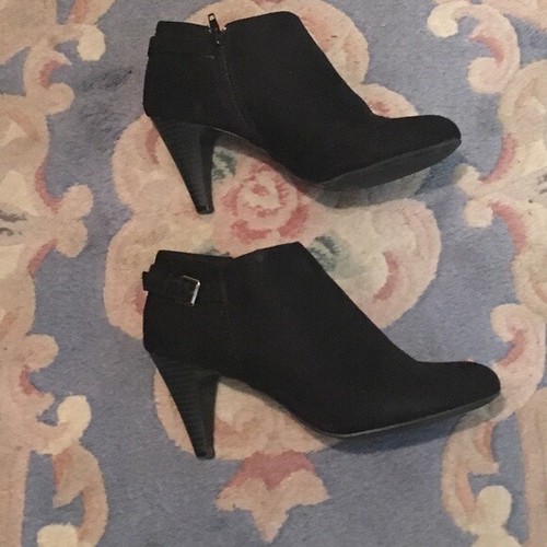 comfortable black suede boots