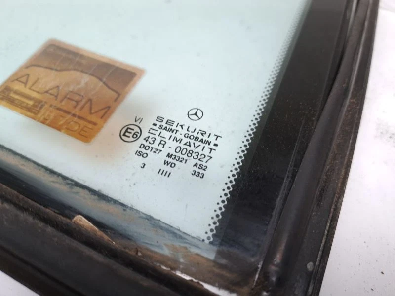 CUARTO DE CRISTAL PASAJERO TRASERO MERCEDES-BENZ 400 1992 - 1993 Foto 2 de 4