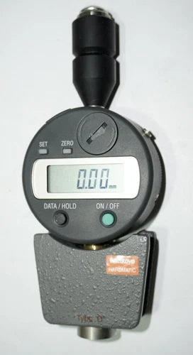 Mitutoyo Digital Durometer Hardness Tester Gauge 543-683BAK