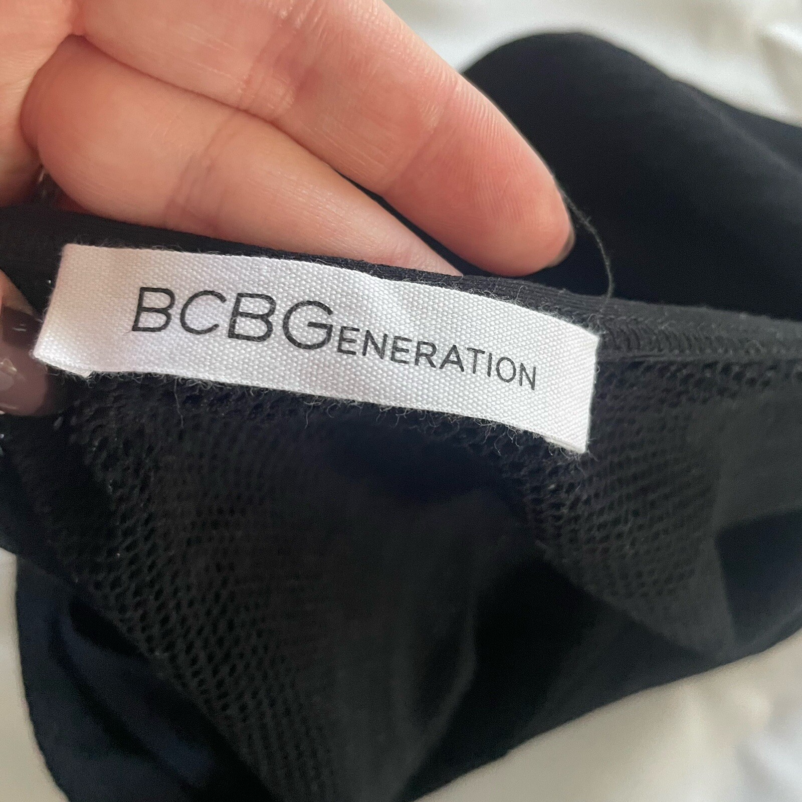 BCBGENERATION Small/Medium Black Ribbed Perforate… - image 3