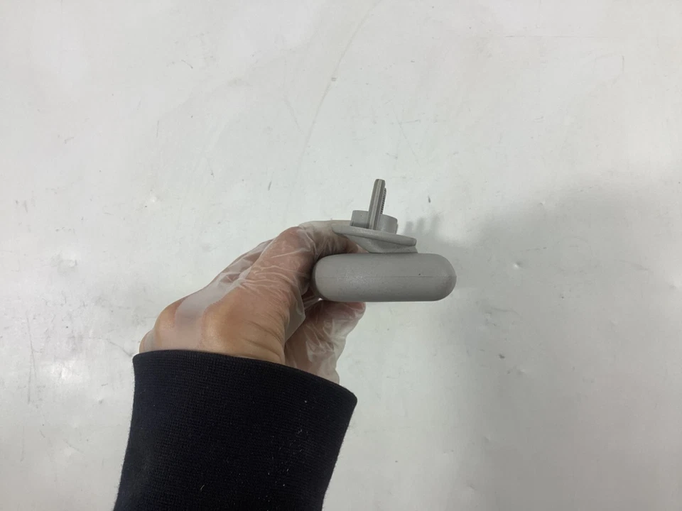 Mercedes-Benz GL550 ML450 R500 2008-2013 manija de agarre de techo delantero derecho OEM. Foto 3 de 4