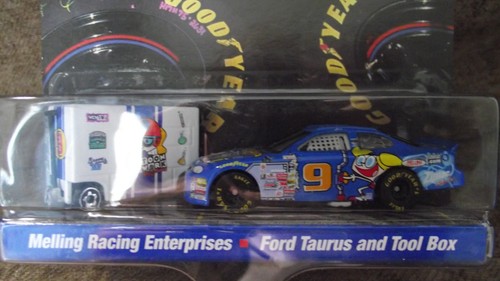 HOT WHEELS-1/64-NASCAR-Melling-with Pit Tool Box-BLUE #9 Cartoon-PIT CREW SERIES