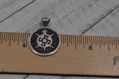 Sterling Silver Patrick Barnes turtle pendant, repose Southwestern - Picture 5 of 6