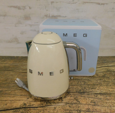 SMEG Retro Electric Variable Kettle Model KLF03CRUS in Creme - New