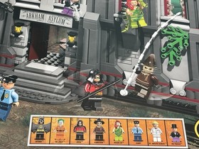 LEGO 10937 Batman Arkham Asylum Breakout 2013 RETIRED BRAND NEW Sealed 1619 pcs