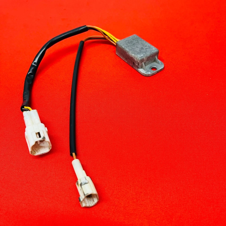 РЕГУЛЯТОР КОНДЕНСАТОРА УПРАВЛЕНИЯ ЗАРЯДОМ RM250 ПОДЛИННЫЙ OEM SUZUKI RM 250 (1996-2000) - Изображение 2 из 4