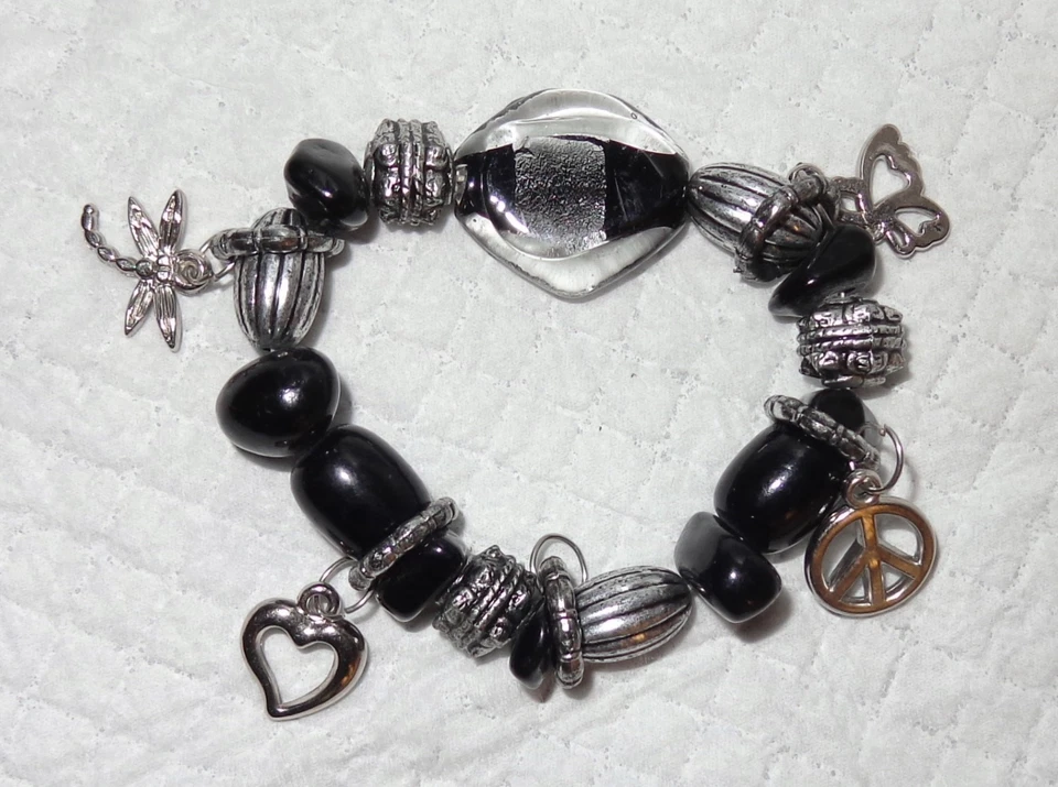 LOTE DE 5 PULSERAS BRAZALETE BRAZALETE VINTAGE CUENTAS ELÁSTICAS DIJES PAZ ARCO IRIS CORAZÓN Foto 4 de 4