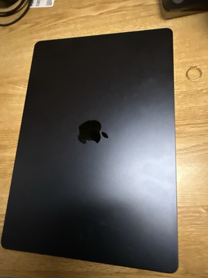 MacBook Air 15  (M4 Chip, 16GB RAM, 256GB SSD)   Slightly Used + AppleCare+