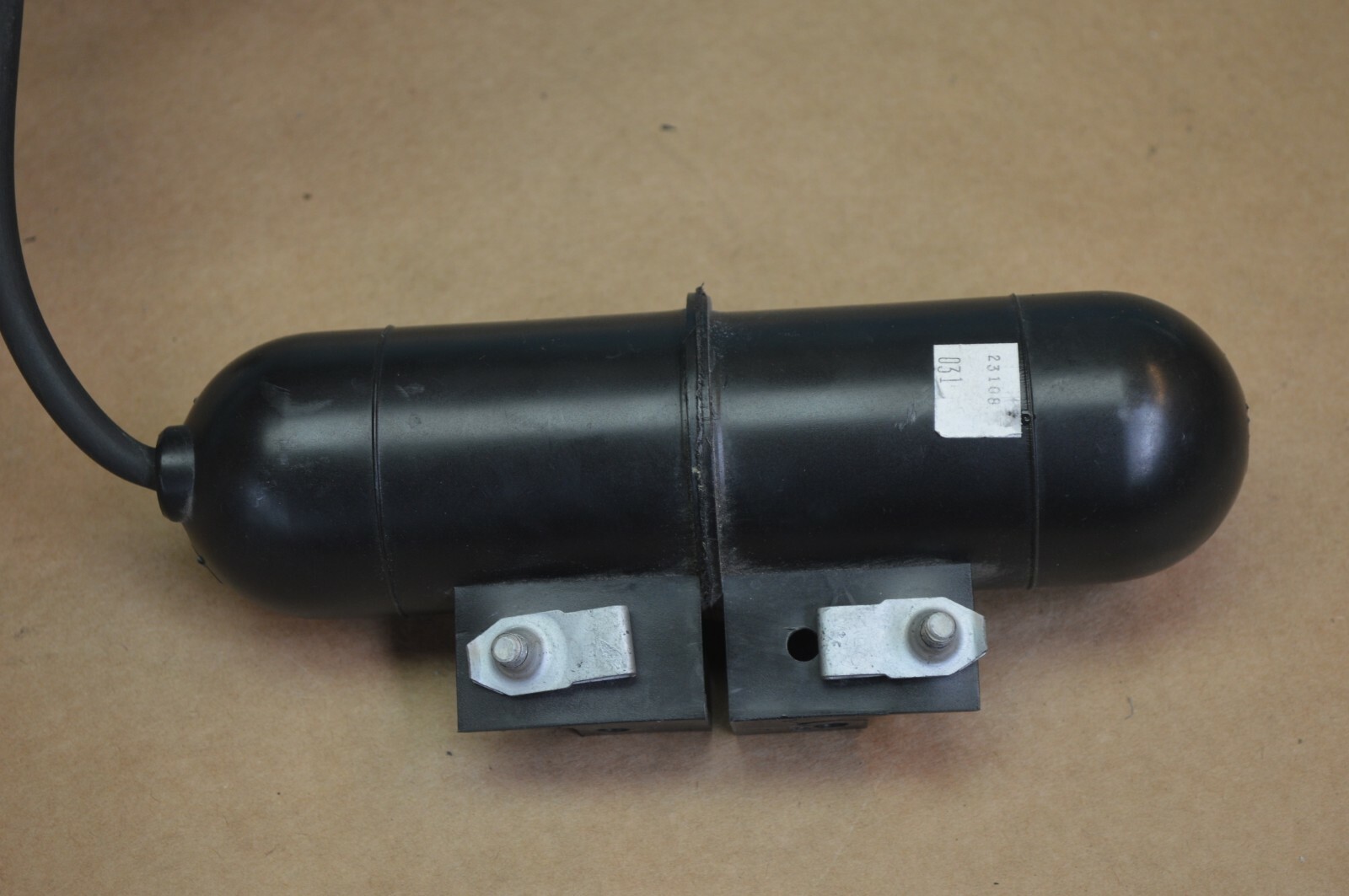 2009 ASTON MARTIN VANTAGE V8 ENGINE VACUUM AIR PUMP WITH RESERVOIR 4C342A451B