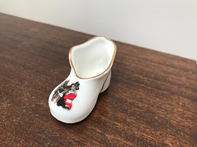 SAMMLERSTÜCK GOSS STIL WALISISCHE DAME SPIELT HARFE STIEFEL SCHUH, KNOCHENCHINA