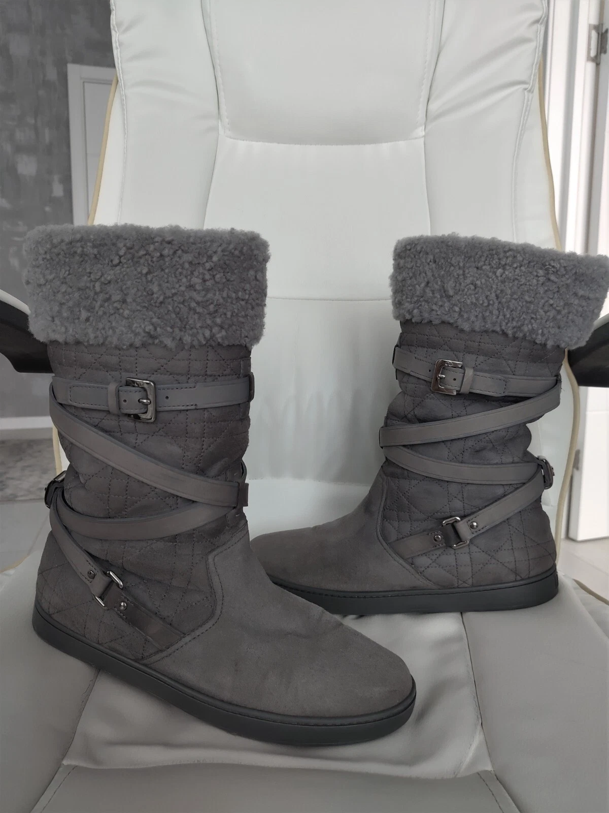 Bottes en cuir Christian Dior Cannage gris daim hiver neige fourrure cheville 38