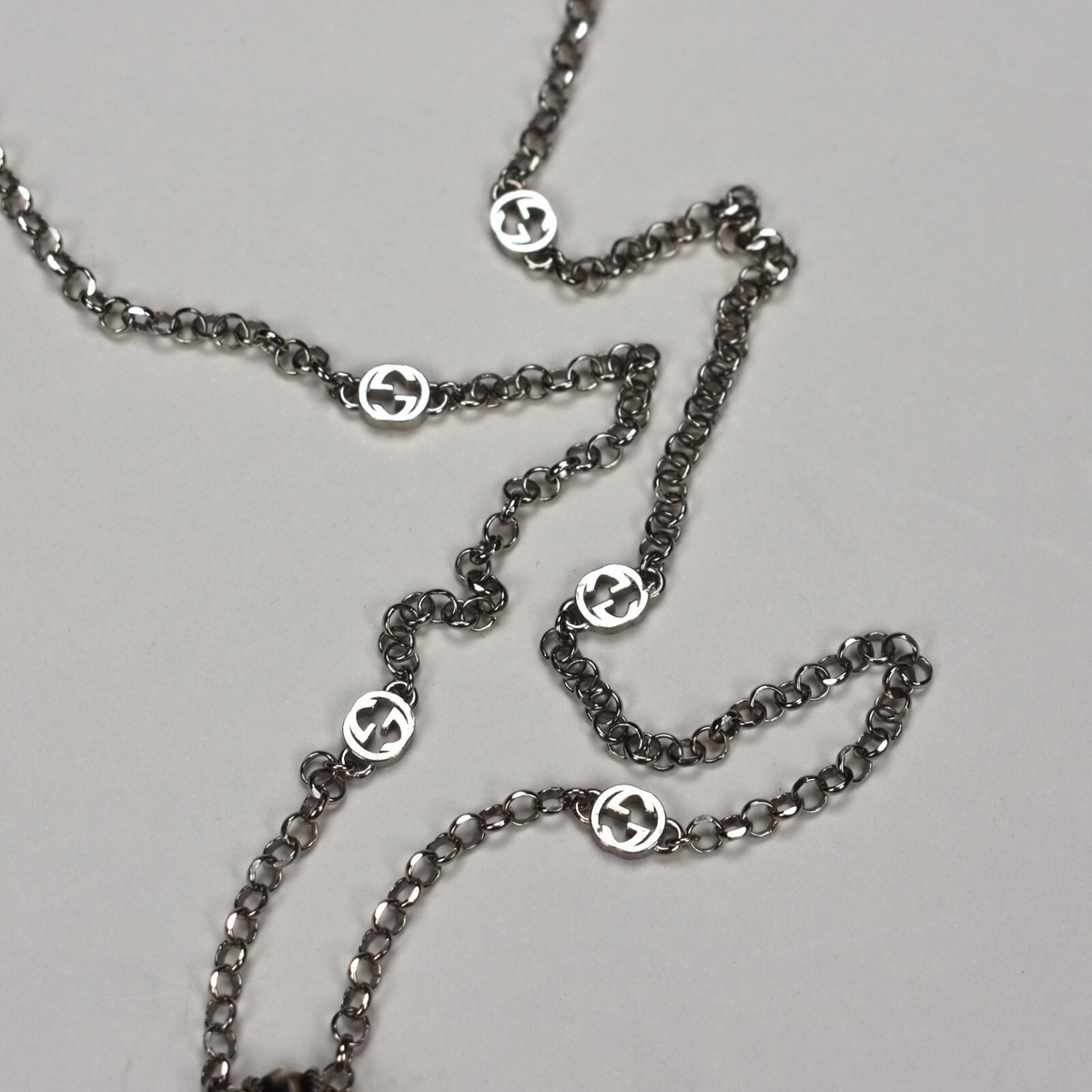 NWT $595 GUCCI .925 Silver Interlocking GG Logo Pendant Chain