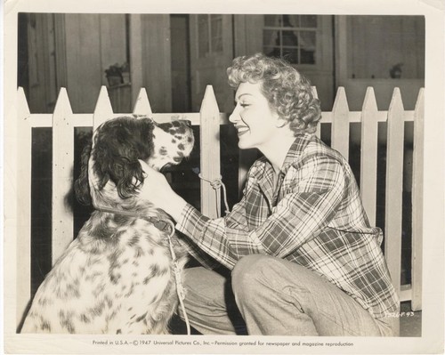 "THE EGG AND I"-ORIGINAL PHOTO-CLAUDETTE COLBERT-DOG