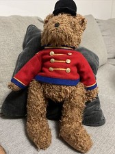 New 1999 Large 21" Belkie Bear Jointed Shaggy Teddy British Toy Soldier Guard E7