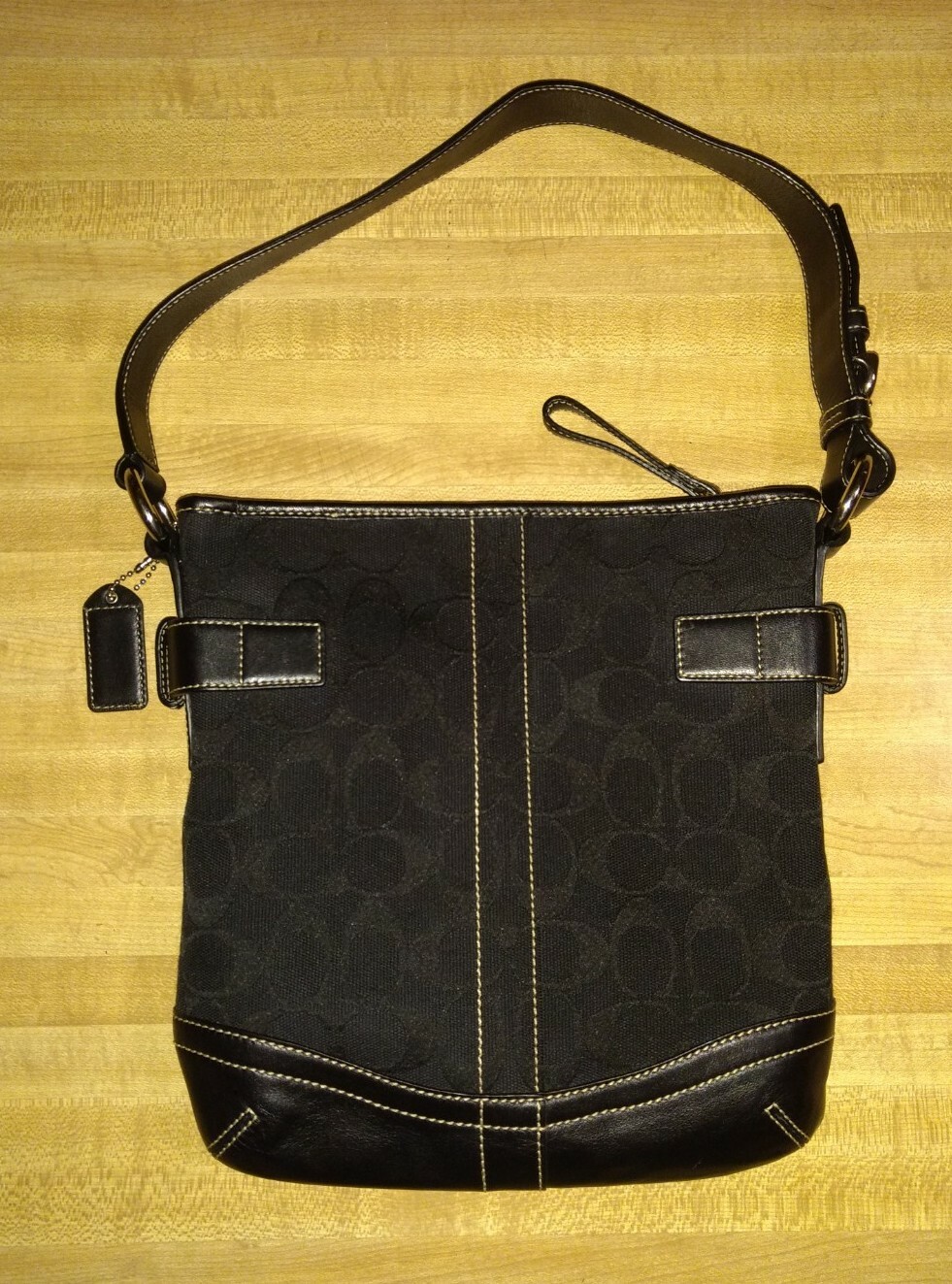 COACH BLACK SIGNATURE CANVAS & LEATHER SLIM DUFFLE SH… Gem