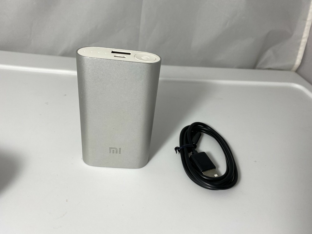 Xiaomi Mi 02-AH 5200mAh Portable Power Bank with USB Charger