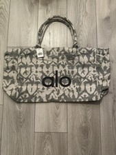 Alo Yoga Large Tote Bag Stylish Spacious Everyday Gym Work Travel Shopper 👜 