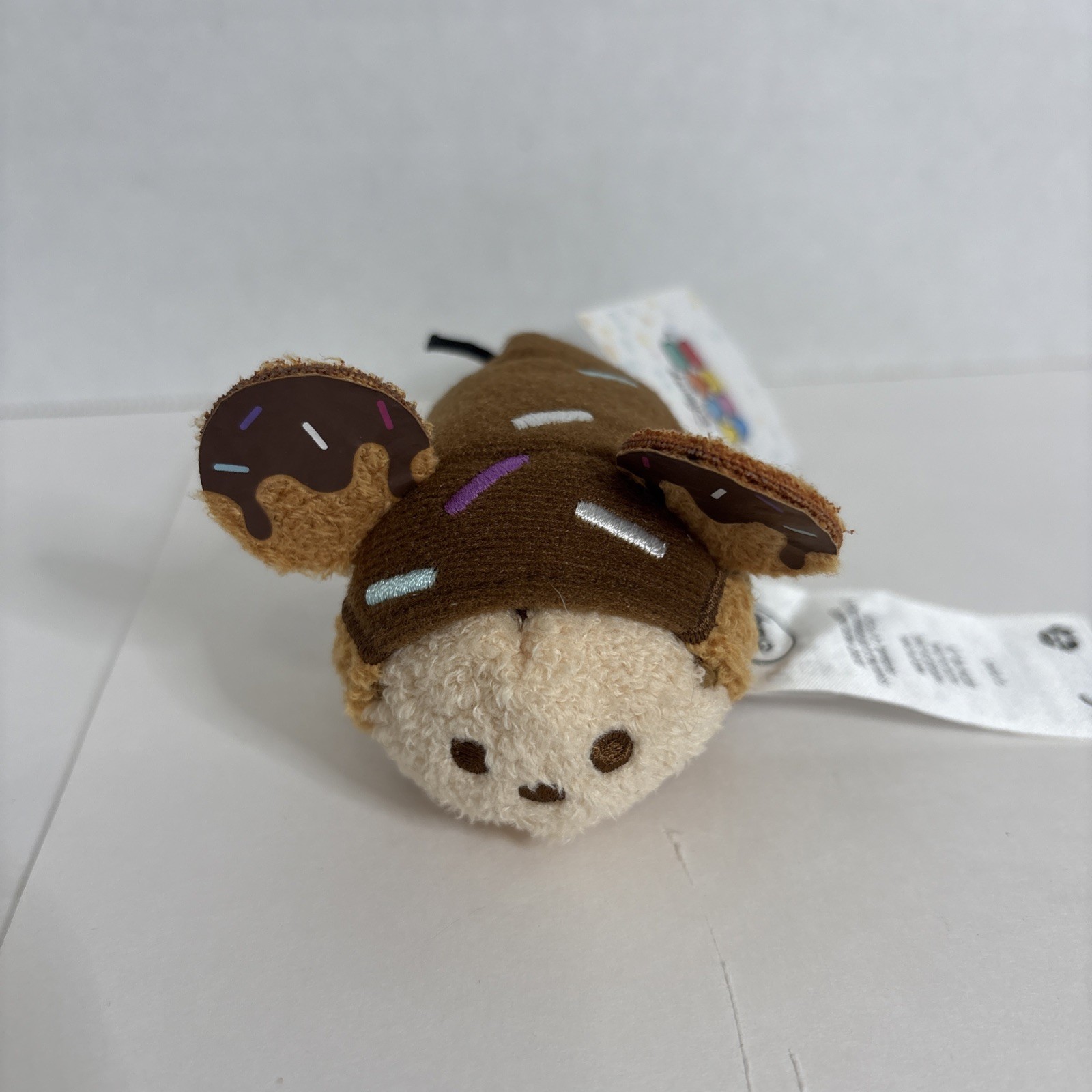 Nuevo Target Exclusivo Disney Mickey Mouse Chocolate Donut Mini 3.5" Tsum Tsum Nuevo con Etiquetas