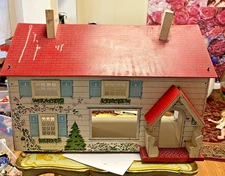 VINTAGE OLD RICH KEYSTONE PRESSED BOARD PAINTED HOUSE 2 STORY DOLLHOUSE BENCHES