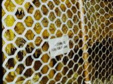 Cartel francés de malla de 35 mm deslizable interior de cueva de estalactitas con flores calcáreas