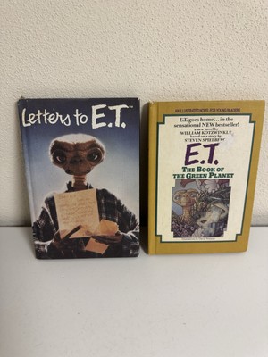 E. T. The Book Of The Green Planet @ Elliott, Reese Pieces, 1982, Sci-fi, Retro