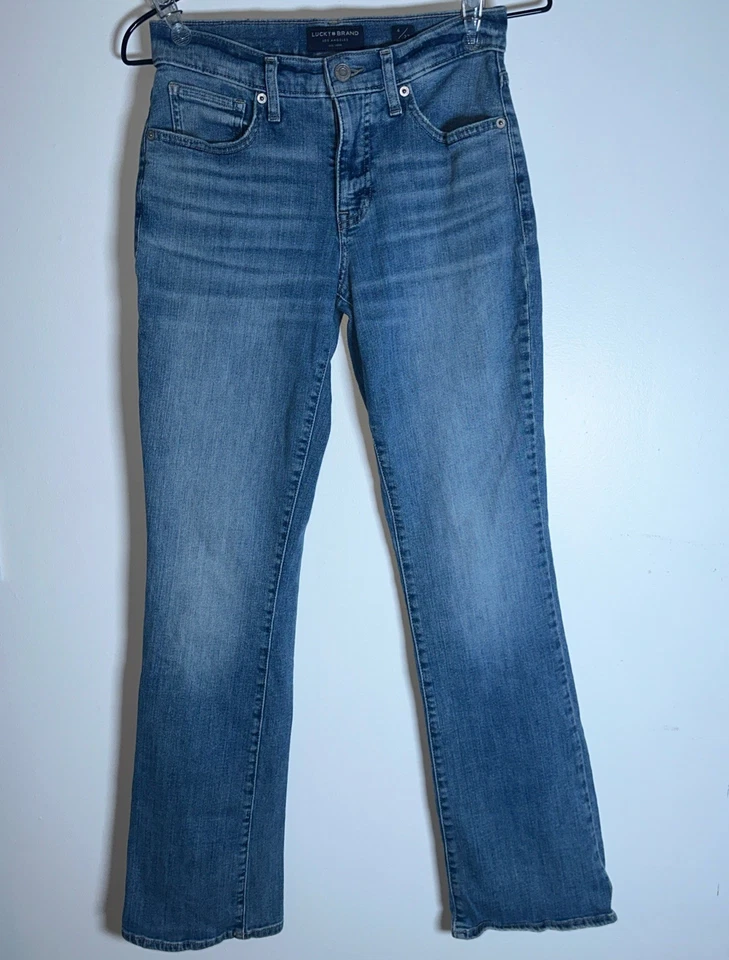 Pantalones de mezclilla para mujer Lucky Brand tiro medio Ava Boot 27R corte boot 9” tiro 30” entrepierna Foto 2 de 4