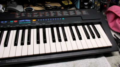 Yamaha 49 Key PSR2 Electronic Keyboard With Original Adapter for