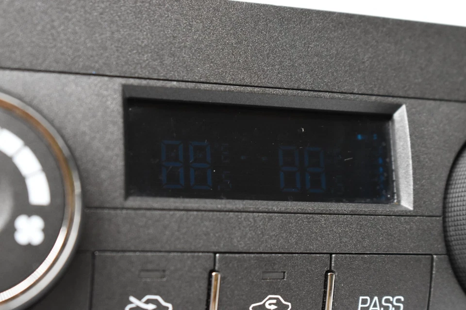 Automatic Temperature Control Opt CJ2 15892086 Fits 07-11 LUCERNE B3E19 - Image 3 of 4