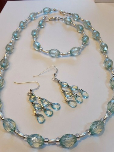 ELEGANT BEADED 18 1/2" NECLACE SET/ ACQUA COLORE/ EARRINGS AND BRACELET INCLUDED - Picture 6 of 8