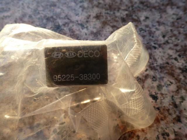 Реле 95225 38300 Реле 95225 38300