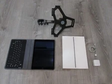 Apple iPad Air 2 64GB, Wi-Fi, 9.7in - Space Gray