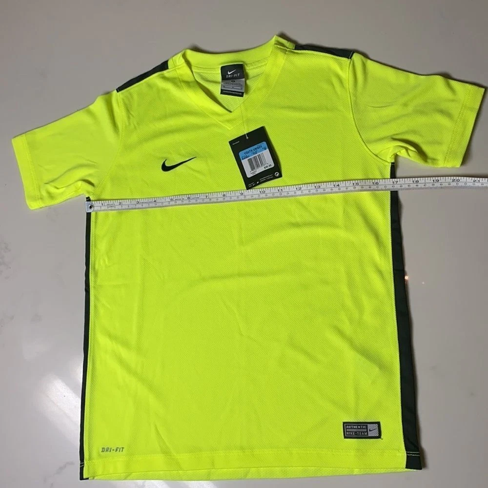 Nike youth medium size cheap