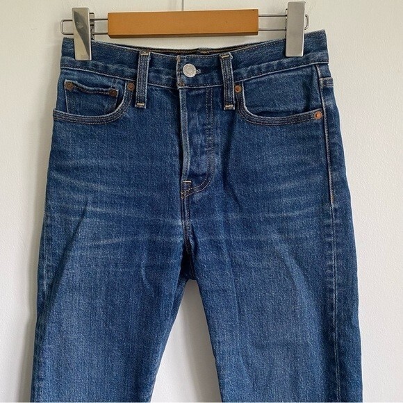Levi’s Wedgie Icon Fit Denim Jeans • Med / Dark Wash • US 24 image 3