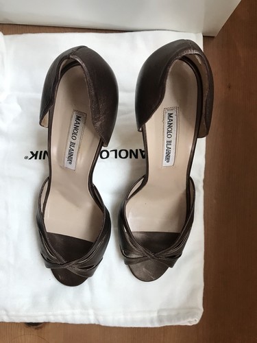 Manolo Blahnik Bronze Metallic d'Orsay Peep-Toe Pumps Size 39 (9) - Picture 3 of 10