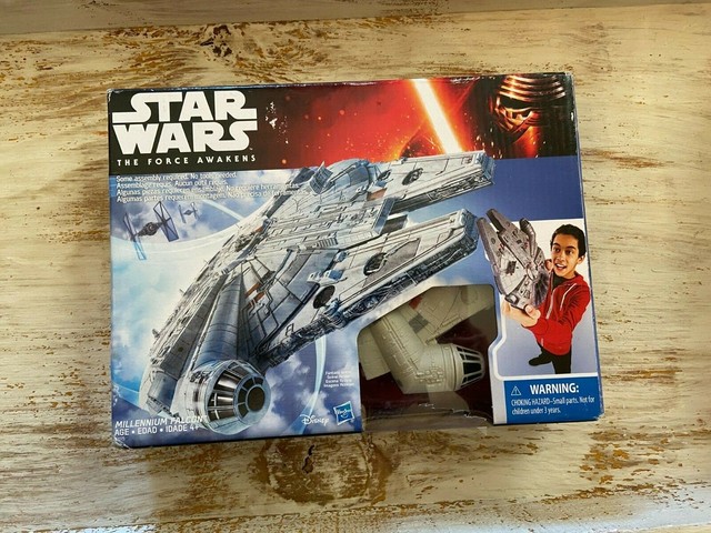 star wars the force awakens millennium falcon toy