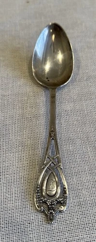 Lunt Monticello Sterling Spoon 16g
