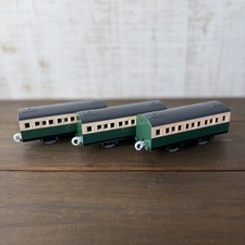 Plarail Thomas Friends Green Passenger Coach Express Car 3-Car Set Tomy Japan